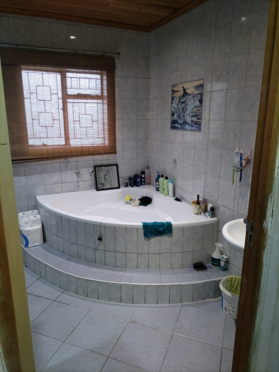 4 Bedroom Property for Sale in Retief Eastern Cape